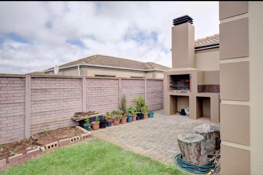 3 Bedroom Property for Sale in Parsonsvlei Eastern Cape